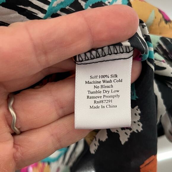 Johnny Was 100% Silk Floral Pullover Mumu Tunic Top Short Sleeve V-Neck Size XS - Picture 5 of 8